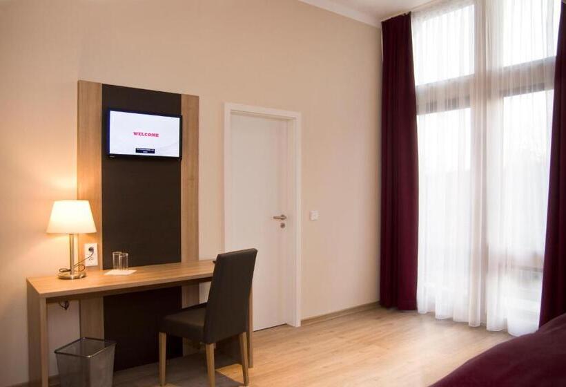 수피리어 룸, Troll S Brauhaus