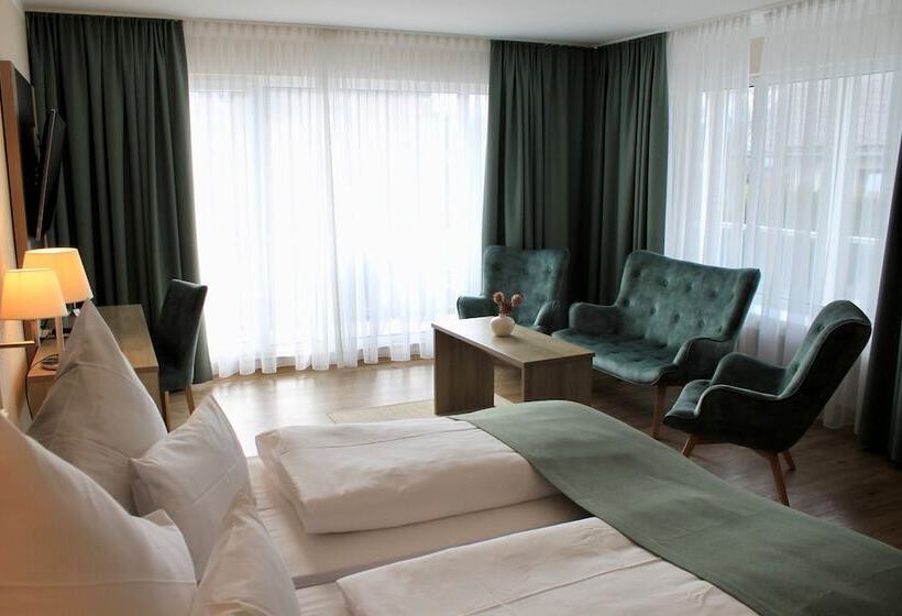 주니어 스위트, Troll S Brauhaus