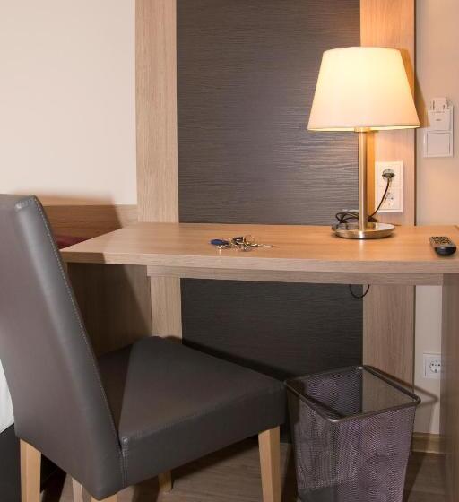 컴포트 룸, Troll S Brauhaus