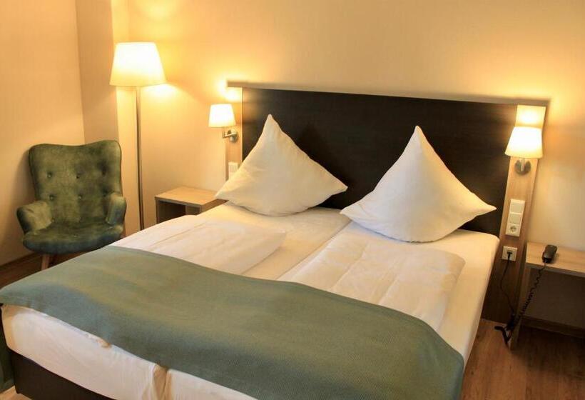 컴포트 룸, Troll S Brauhaus