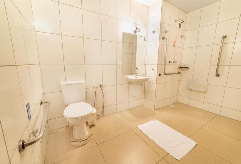 スタンダードルーム, 10 Joinville