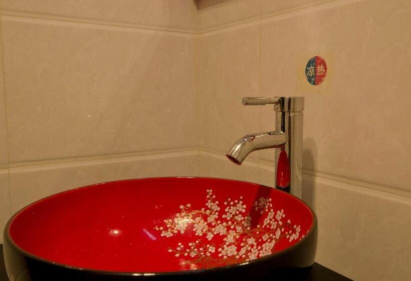 Номер Стандарт, Qianmen Courtyard