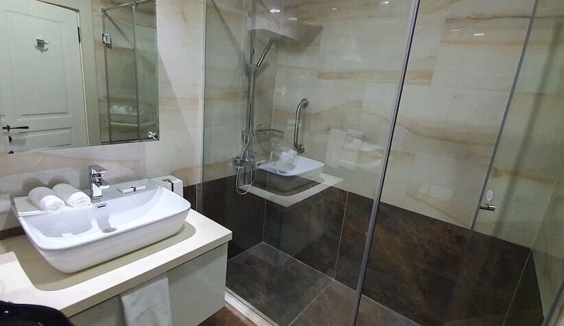 استودیو اجرایی, Somerset City Centre Atyrau