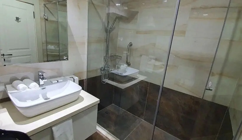 استودیو اجرایی, Somerset City Centre Atyrau