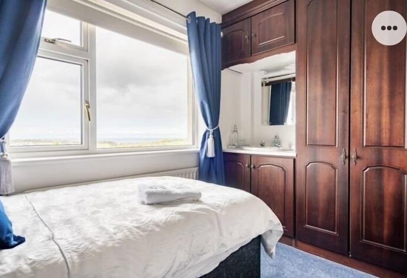 バス共有のスタンダードルーム, Cullentra House