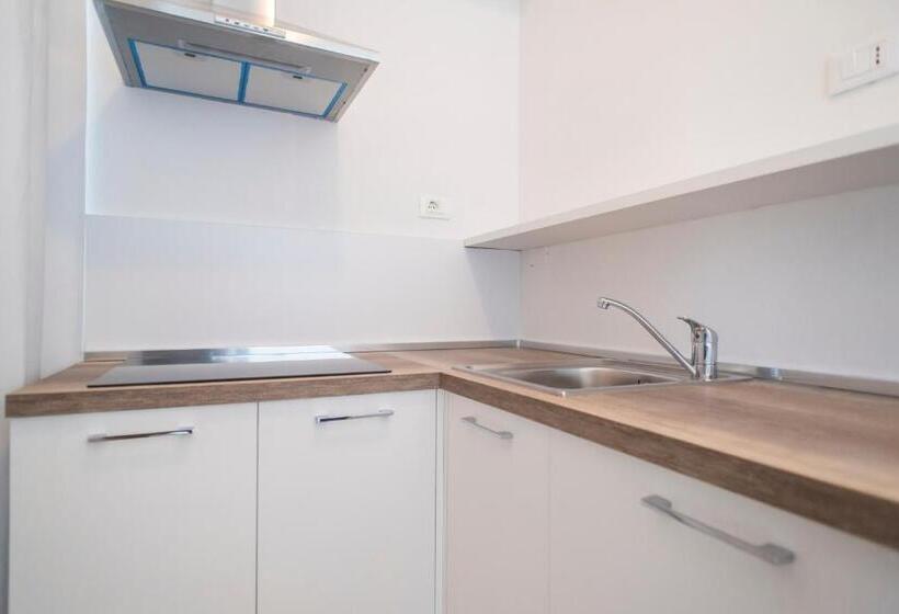 استودیوی استاندارد, Darsena Ravenna Apartments