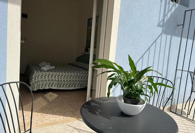 اتاق استاندارد با تراس, Blue Sky