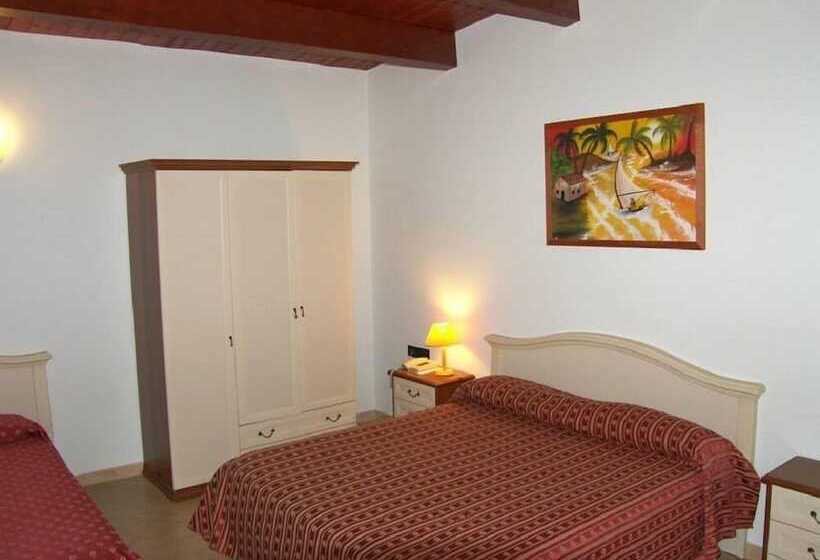 חדר סטנדרט לשלושה, Genius