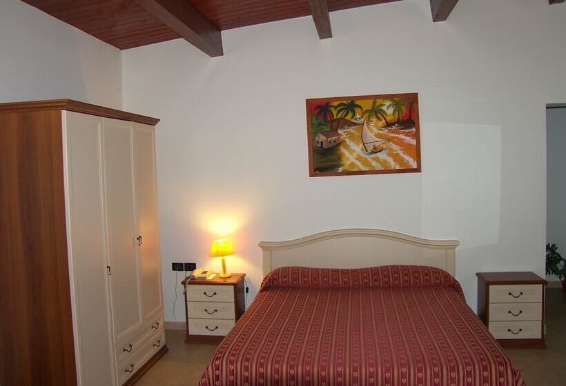 חדר סטנדרט לארבעה, Genius