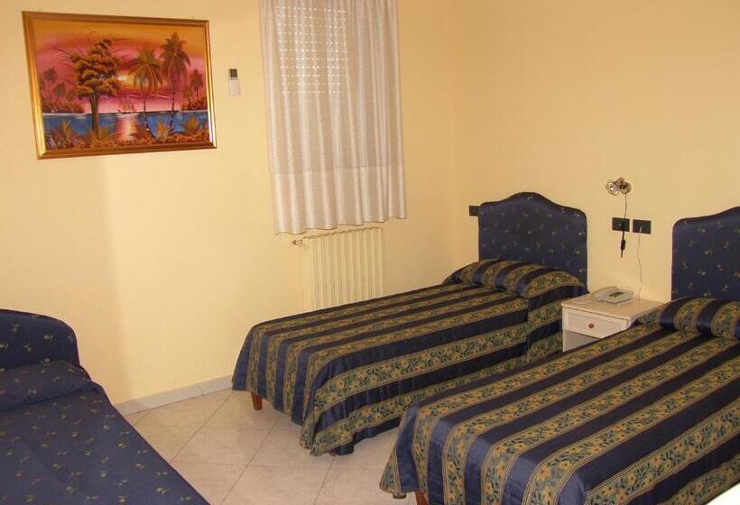 חדר סטנדרט לשלושה, Genius