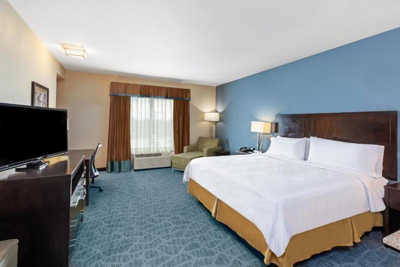 Номер Стандарт Кровать Кинг Адаптированный для Инвалидов, Holiday Inn Express & Suites Floresville By Ihg