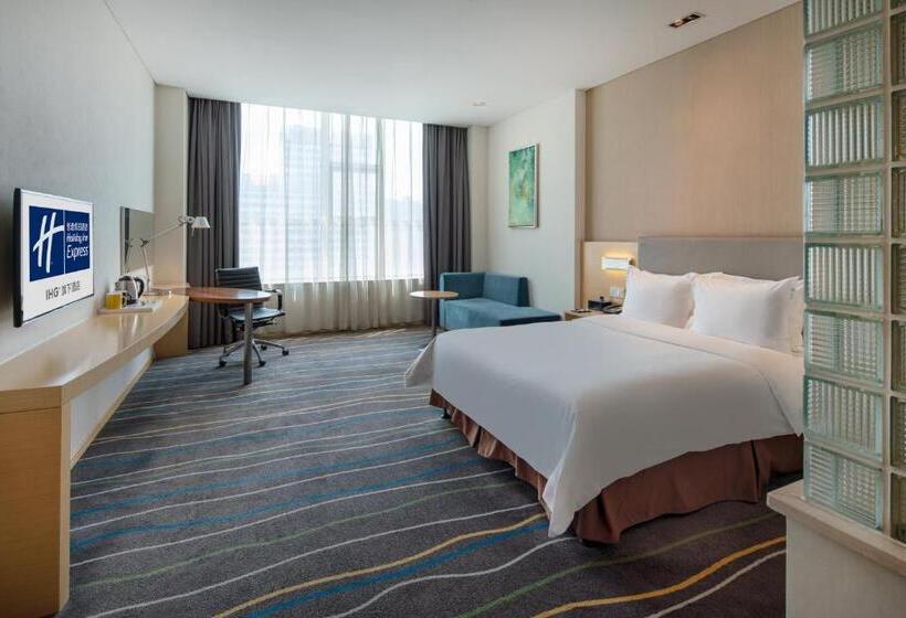 اتاق سوپریور با تخت بزرگ, Holiday Inn Express Luoyang City Center, An Ihg
