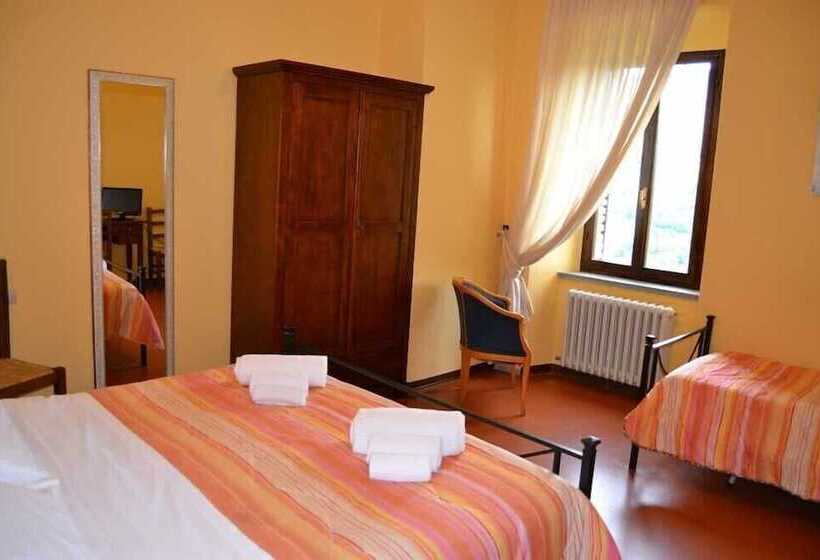 اتاق استاندارد سه نفره, La Rocca Dei Malatesta