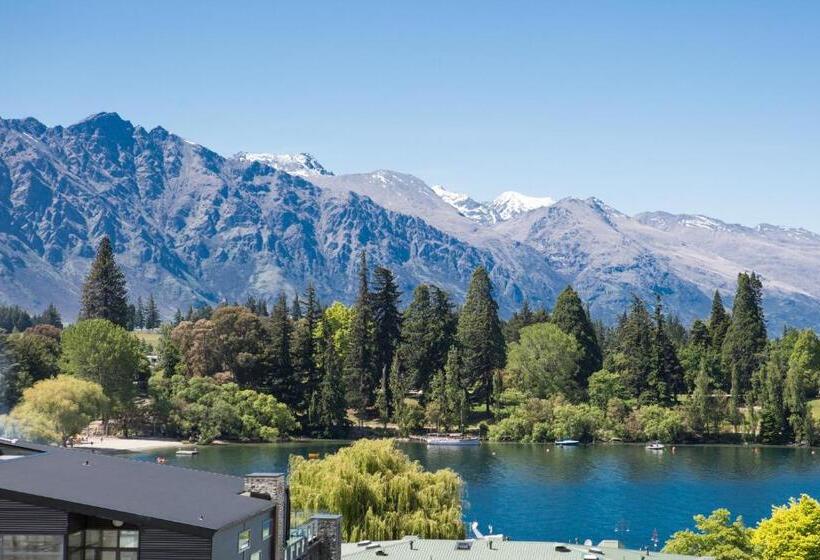 Standard studio with lake view, Lomond Lodge Motel & Apartments