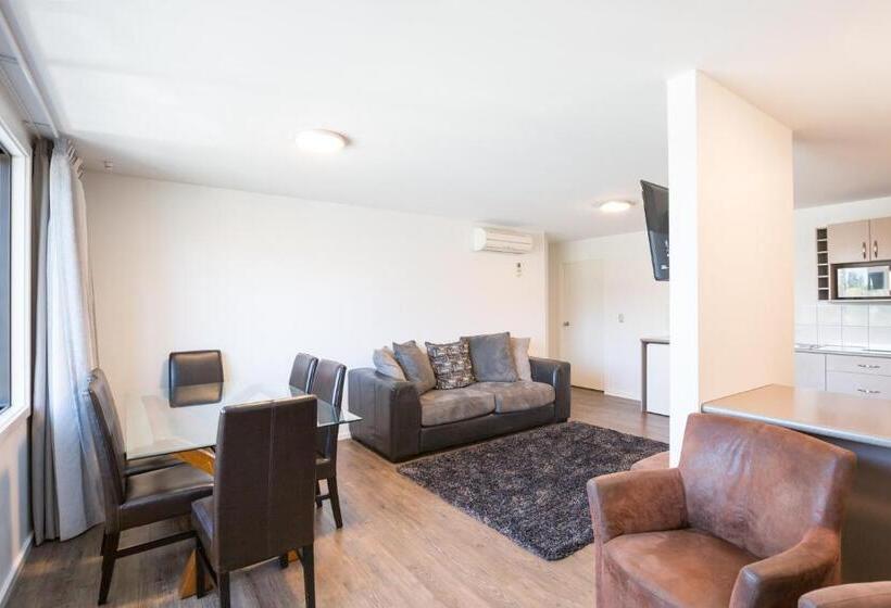 2 Bedrooms Apartment Lake View, Lomond Lodge Motel & Apartments