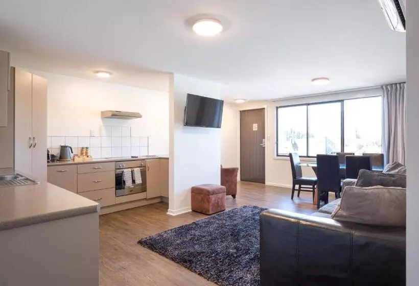 2 Bedrooms Apartment Lake View, Lomond Lodge Motel & Apartments