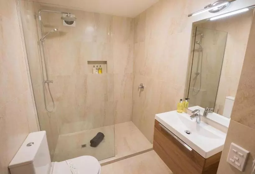 2 Bedrooms Apartment Lake View, Lomond Lodge Motel & Apartments