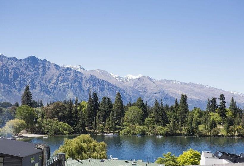 Standard studio with lake view, Lomond Lodge Motel & Apartments