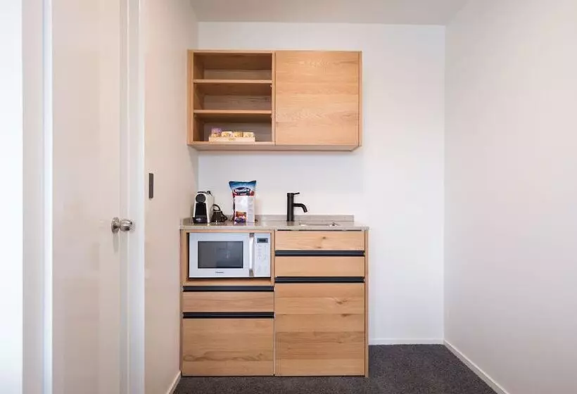 Standard studio with lake view, Lomond Lodge Motel & Apartments