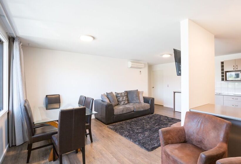 1 Bedroom Apartment Lake View, Lomond Lodge Motel & Apartments