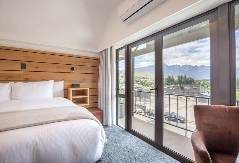Standard studio with lake view, Lomond Lodge Motel & Apartments