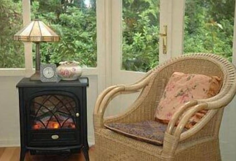 חדר סטנדרט, The Old Cable Historic House