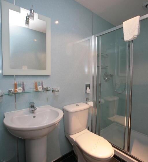 غرفة ديلوكس مطلّة علي البحر, The Ship Inn