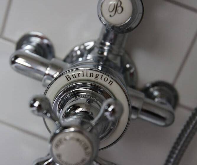 Номер Deluxe, The Tunbridge Wells