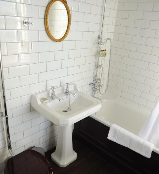 غرفة أساسية, The Tunbridge Wells