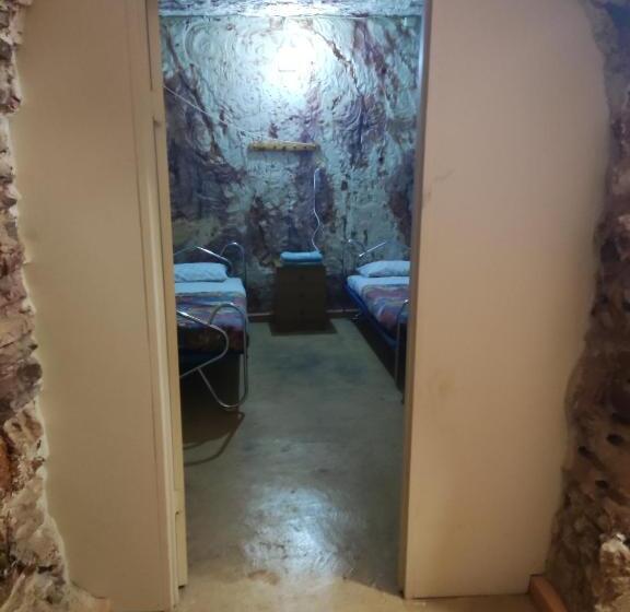 اتاق استاندارد, Radeka Downunder Underground Motel