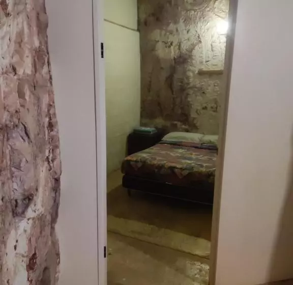 اتاق استاندارد با سرویس بهداشتی مشترک, Radeka Downunder Underground Motel