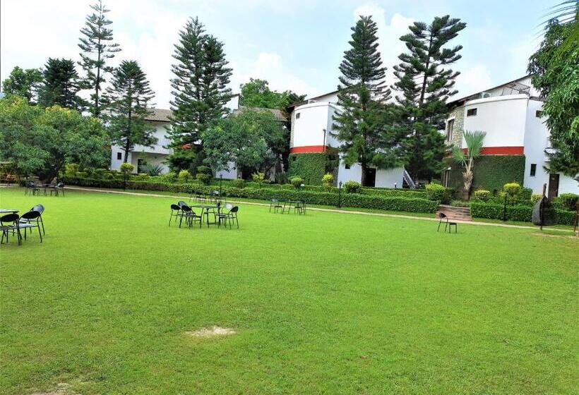 חדר משפחתי נוף לגינה, Wood Castle Spa & Resort