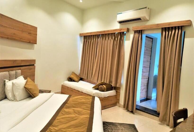 חדר משפחתי נוף לגינה, Wood Castle Spa & Resort