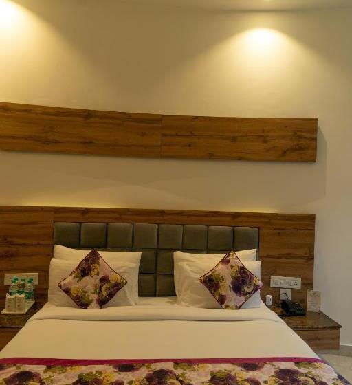 חדר משפחתי נוף לגינה, Wood Castle Spa & Resort