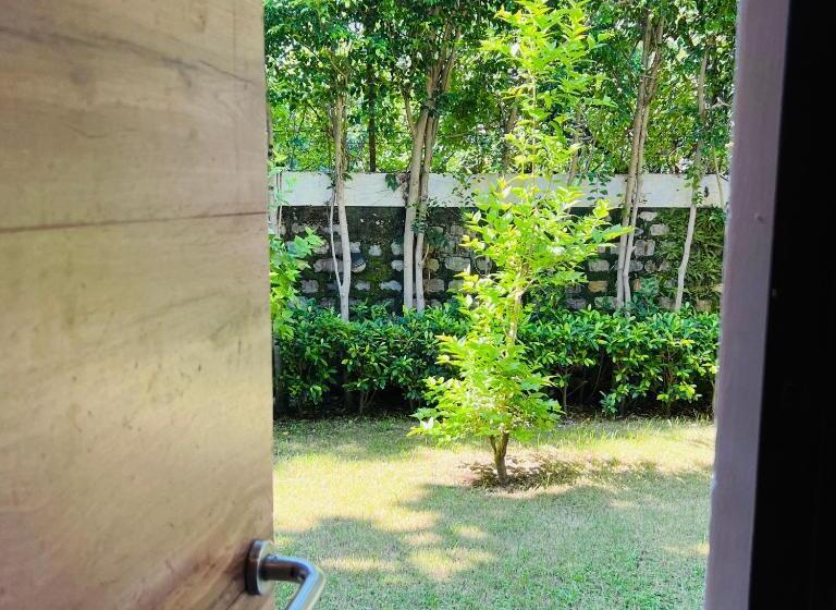 חדר משפחתי נוף לגינה, Wood Castle Spa & Resort