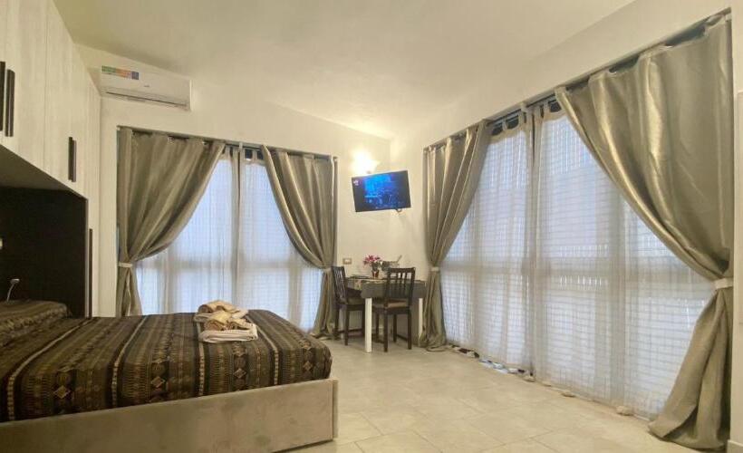 חדר קומפורט לשלושה, Home 105 Salento