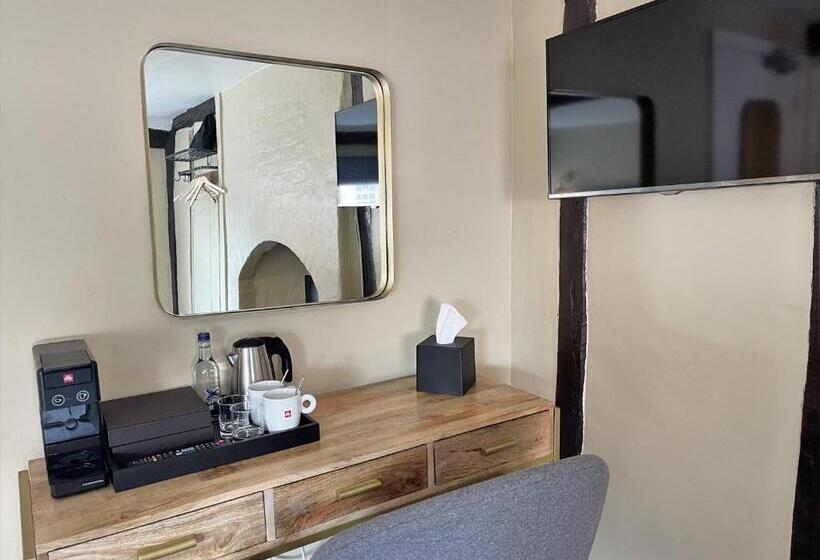 חדר סופריור, The Marlborough Dedham