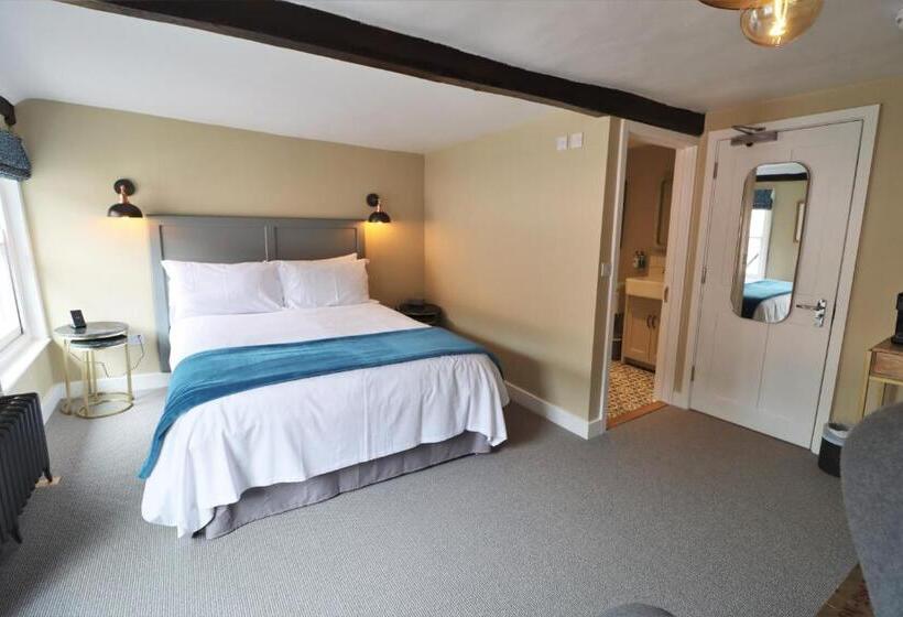 חדר סופריור, The Marlborough Dedham