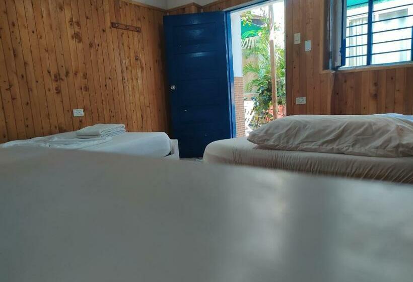 Номер Стандарт Трехместный, Casa Hostal Luna Llena