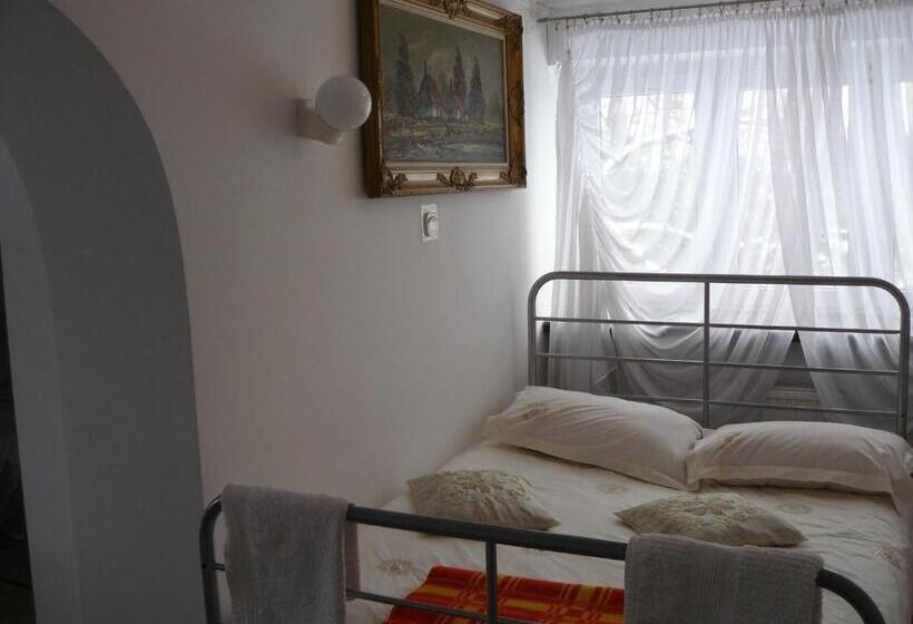 标准间, Piaseczno Willa Staropolska