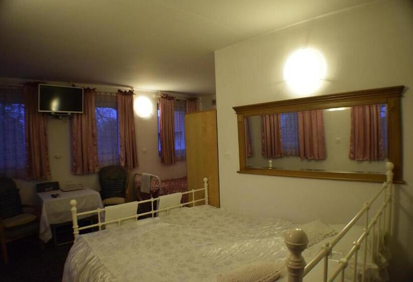 标准间, Piaseczno Willa Staropolska