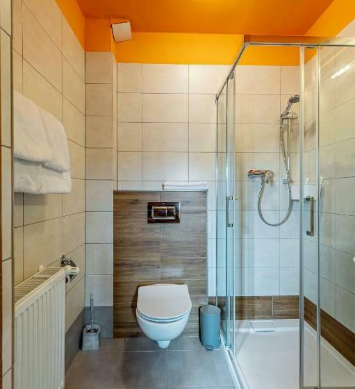 غرفة قياسية ثلاثية, Pensjonat Miejski