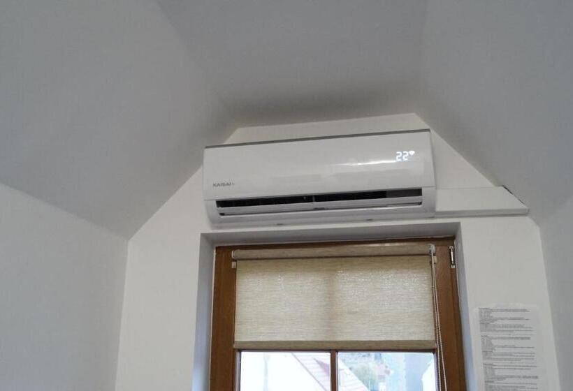 غرفة سوبيريور ثلاثية, Pensjonat Miejski