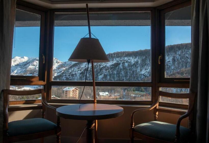 غرفة قياسية مطلة على الجبل, Termas Chillán