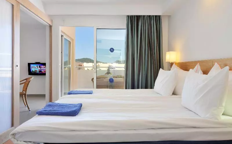 プールの見える１ベッドルームアパートメント, Hipotels Apartamentos Cala Bona