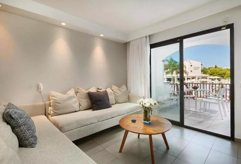 プールの見える１ベッドルームアパートメント, Hipotels Apartamentos Cala Bona