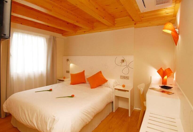 חדר סטנדרט, Hostal Rimbombin