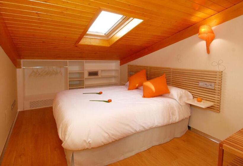 آپارتمان 2 خوابه, Hostal Rimbombin