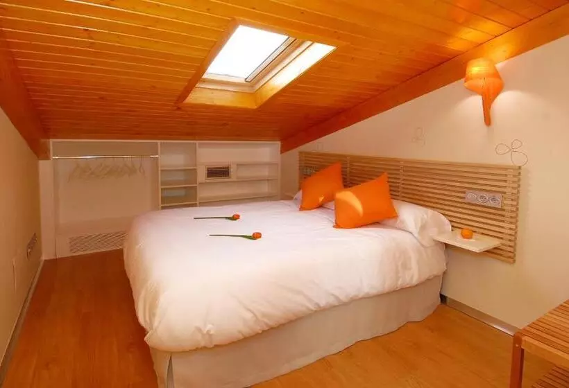 آپارتمان 2 خوابه, Hostal Rimbombin
