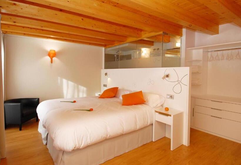 חדר סטנדרט לשלושה, Hostal Rimbombin